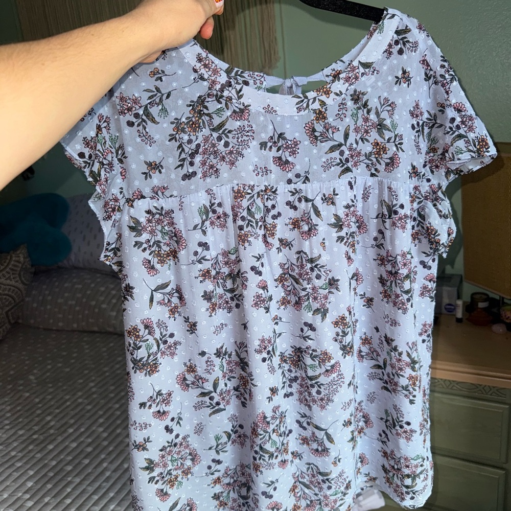 DR2 White Floral Blouse